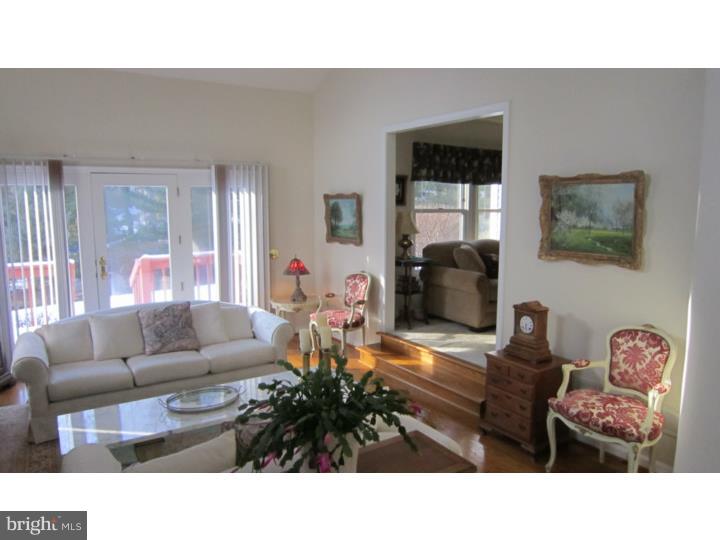 68 Southampton Parish Road Landenberg, PA 19350 - Photo 5 of 24 Living Room