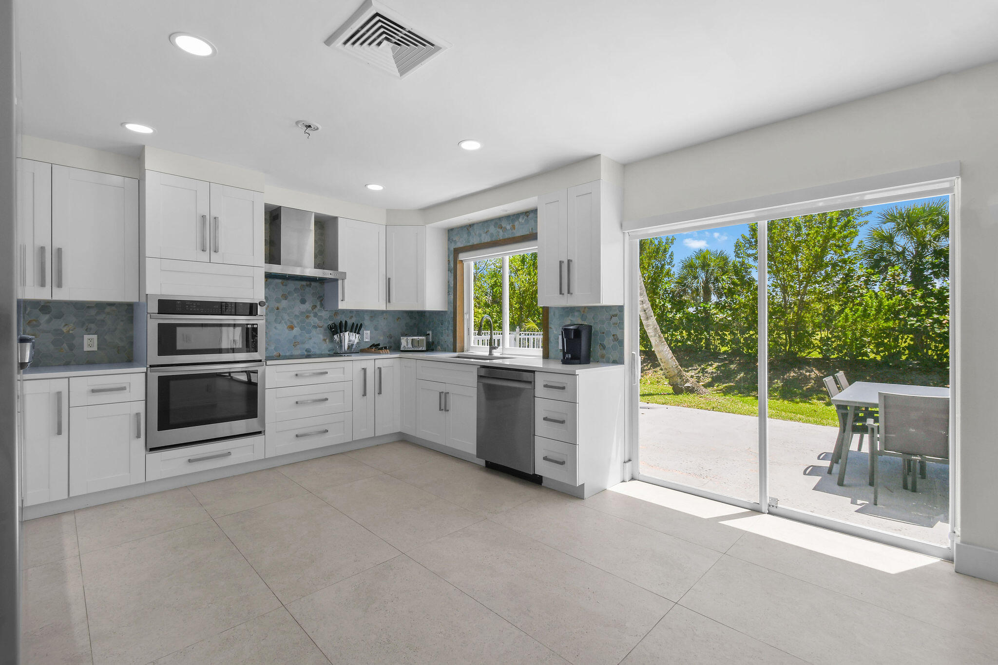 114 North Beach Road Jupiter Island, FL 33455 - Photo 19 of 63 114NBeachRd(24)