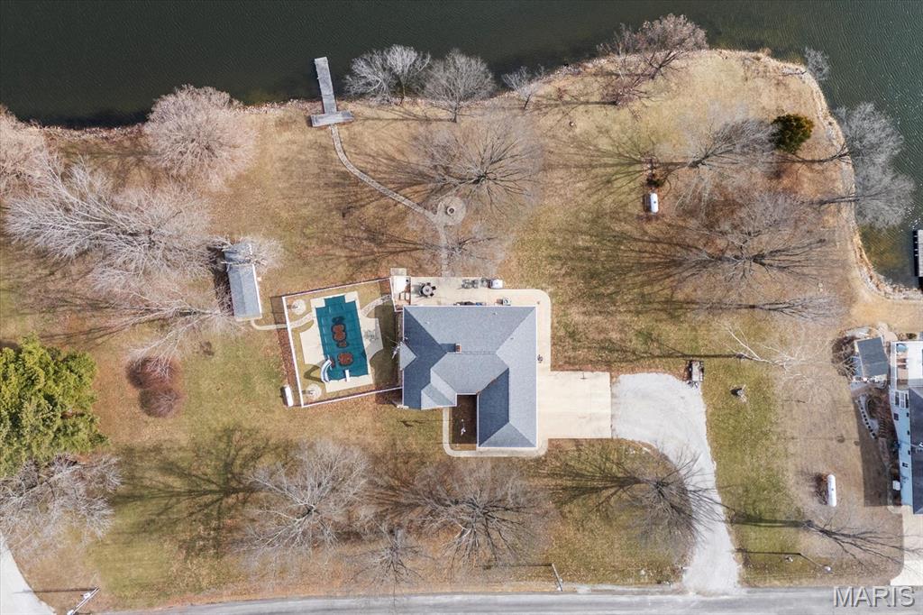 22 Hickory Road Nashville, IL 62263 - Photo 3 of 14 Gallery Image 3