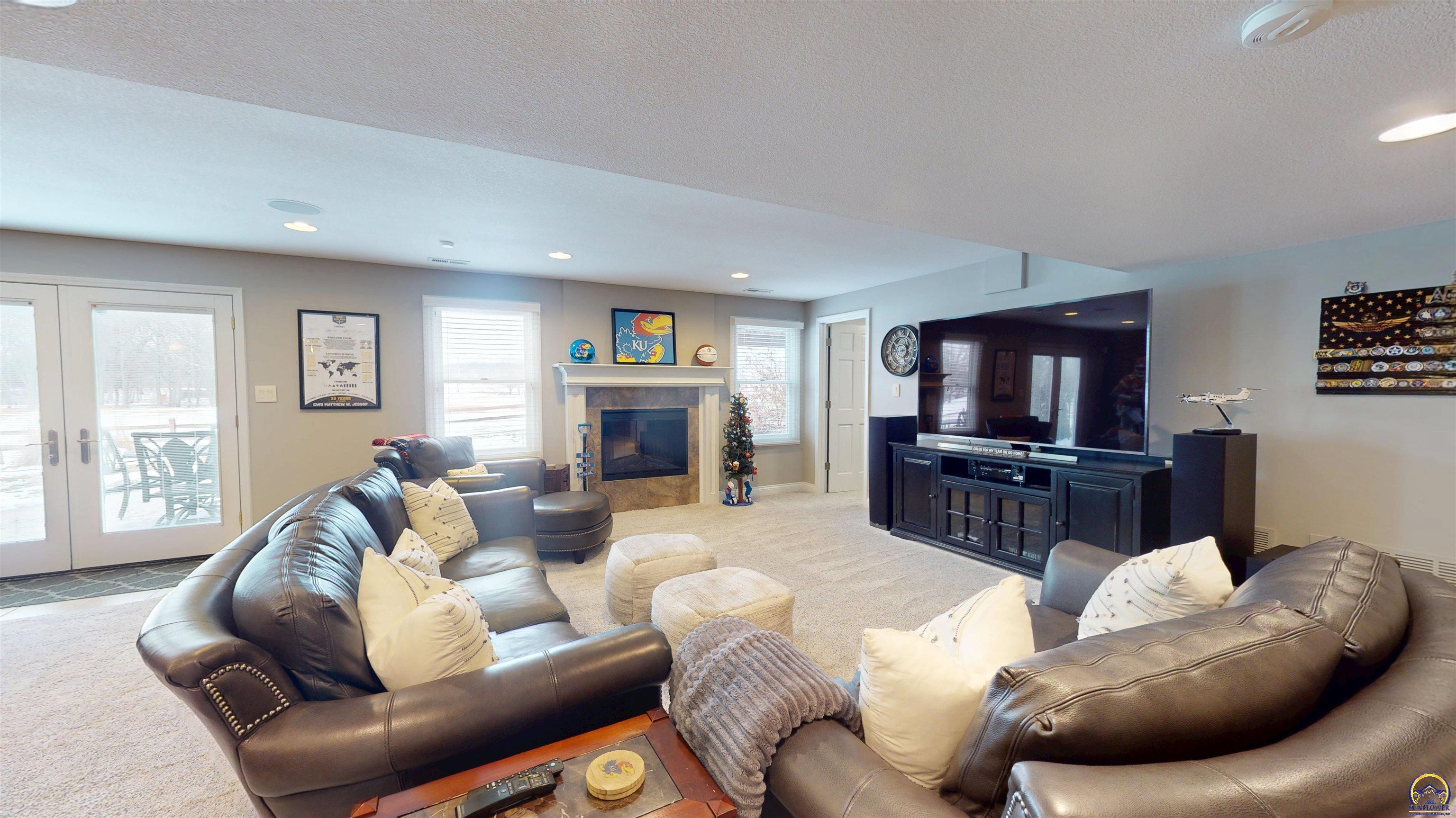 4111 Southwest Stone Avenue Topeka, KS 66610 - Photo 35 of 50