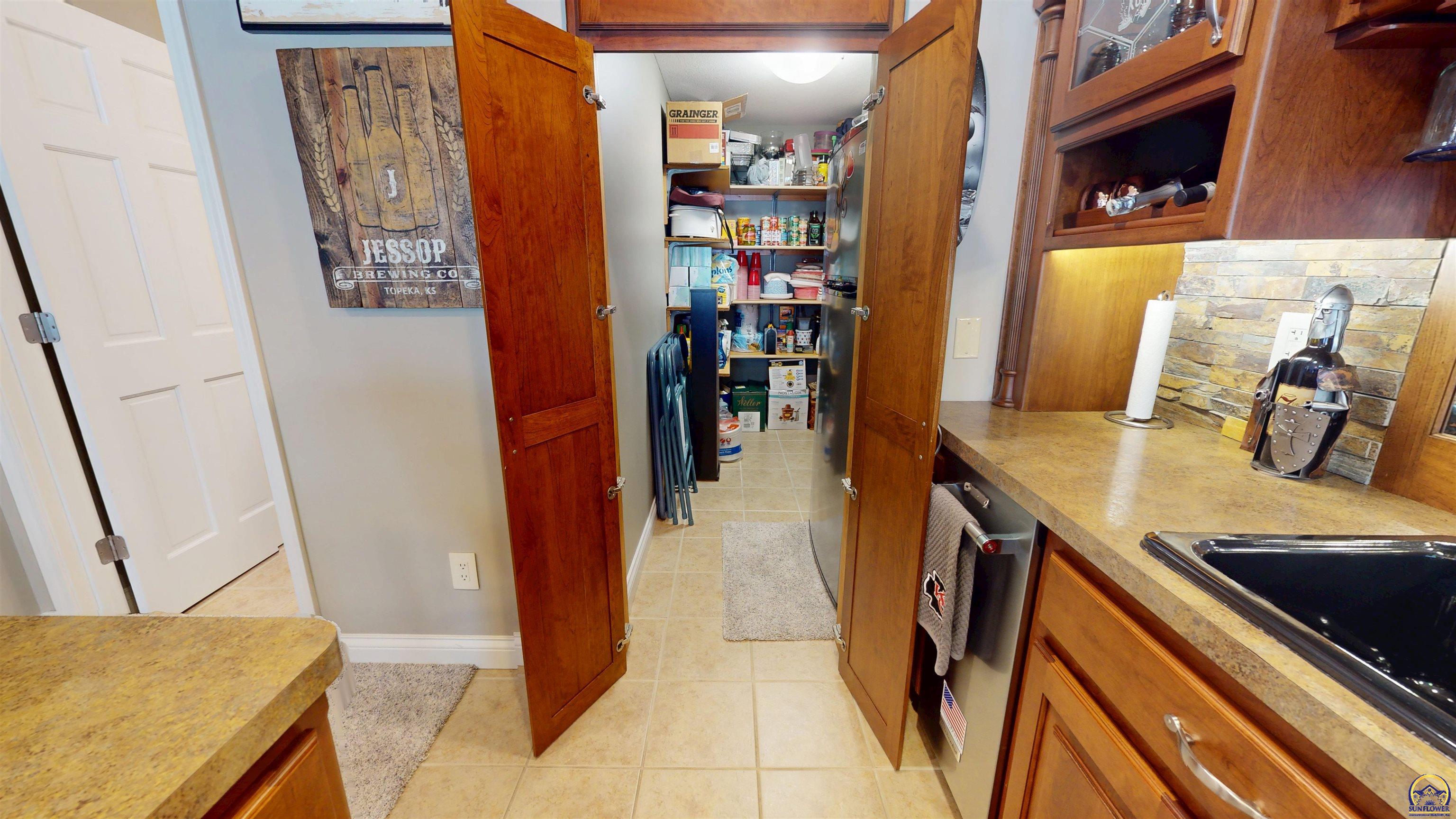 4111 Southwest Stone Avenue Topeka, KS 66610 - Photo 38 of 50