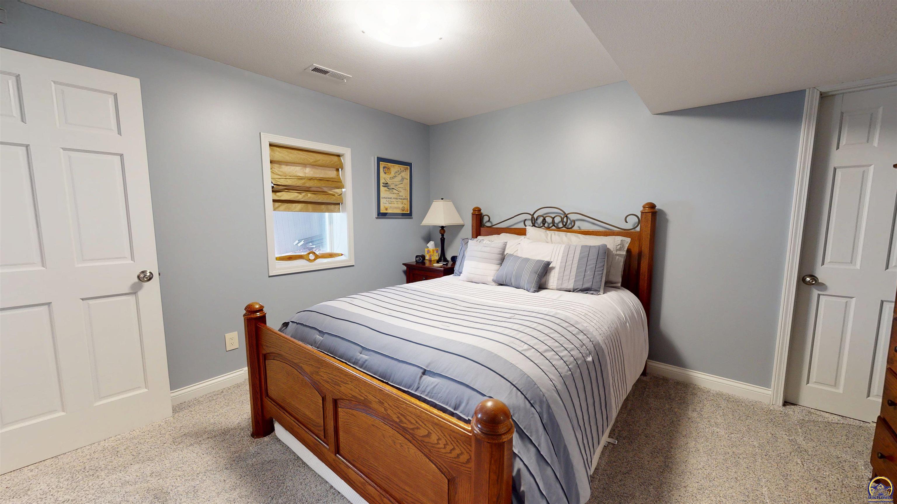 4111 Southwest Stone Avenue Topeka, KS 66610 - Photo 40 of 50