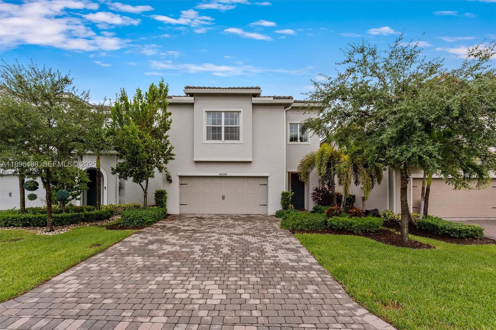 4434 Ficus Street Hollywood, FL 33021 - Photo 4 of 49 Gallery Image 4