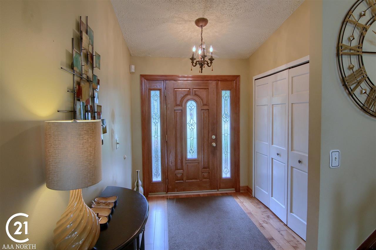 754 Snowmass Drive Rochester, MI 48309 - Photo 4 of 30 Foyer