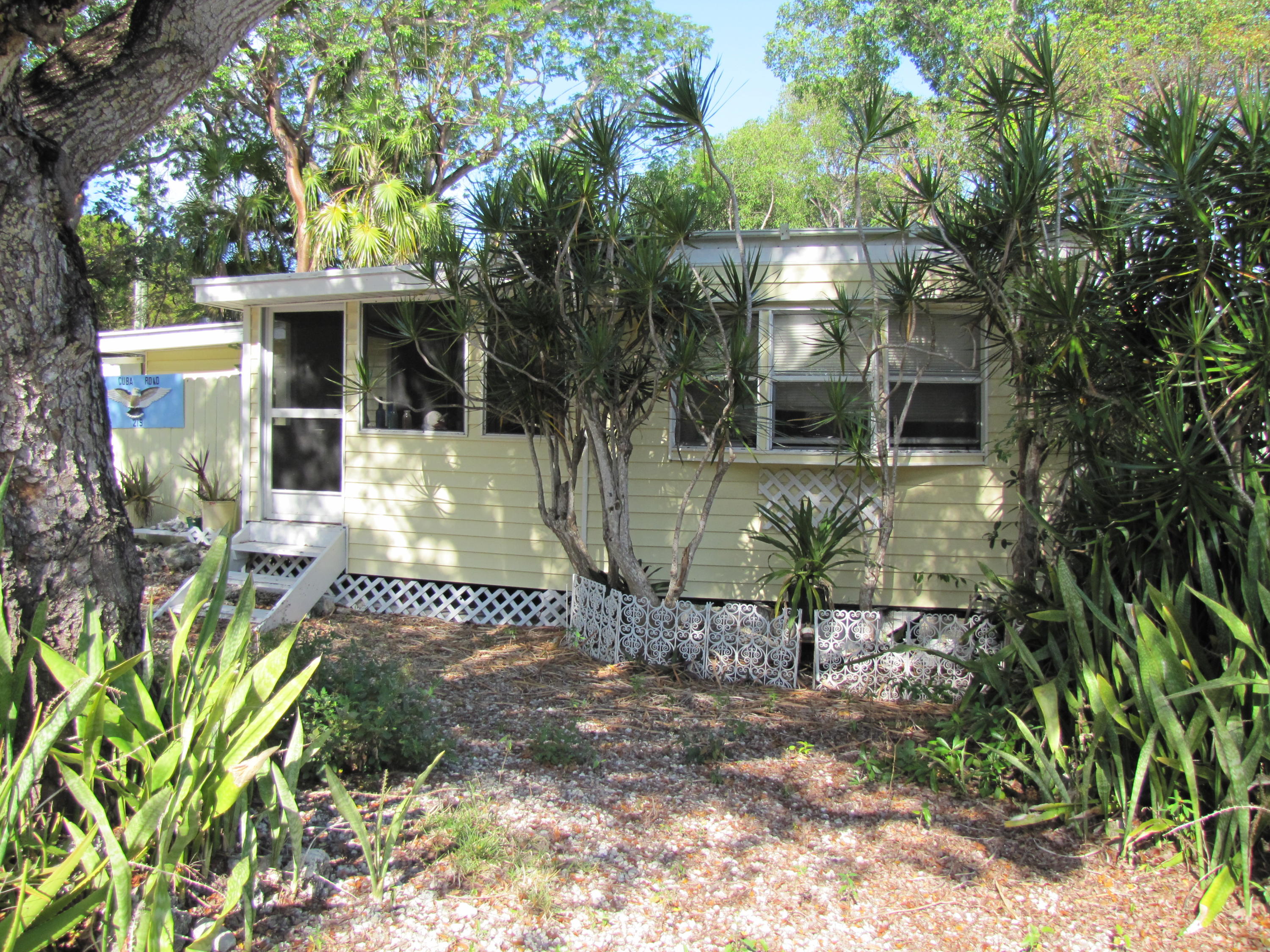 219 Cuba Road Tavernier, FL 33070 - Photo 1 of 18 IMG_2422