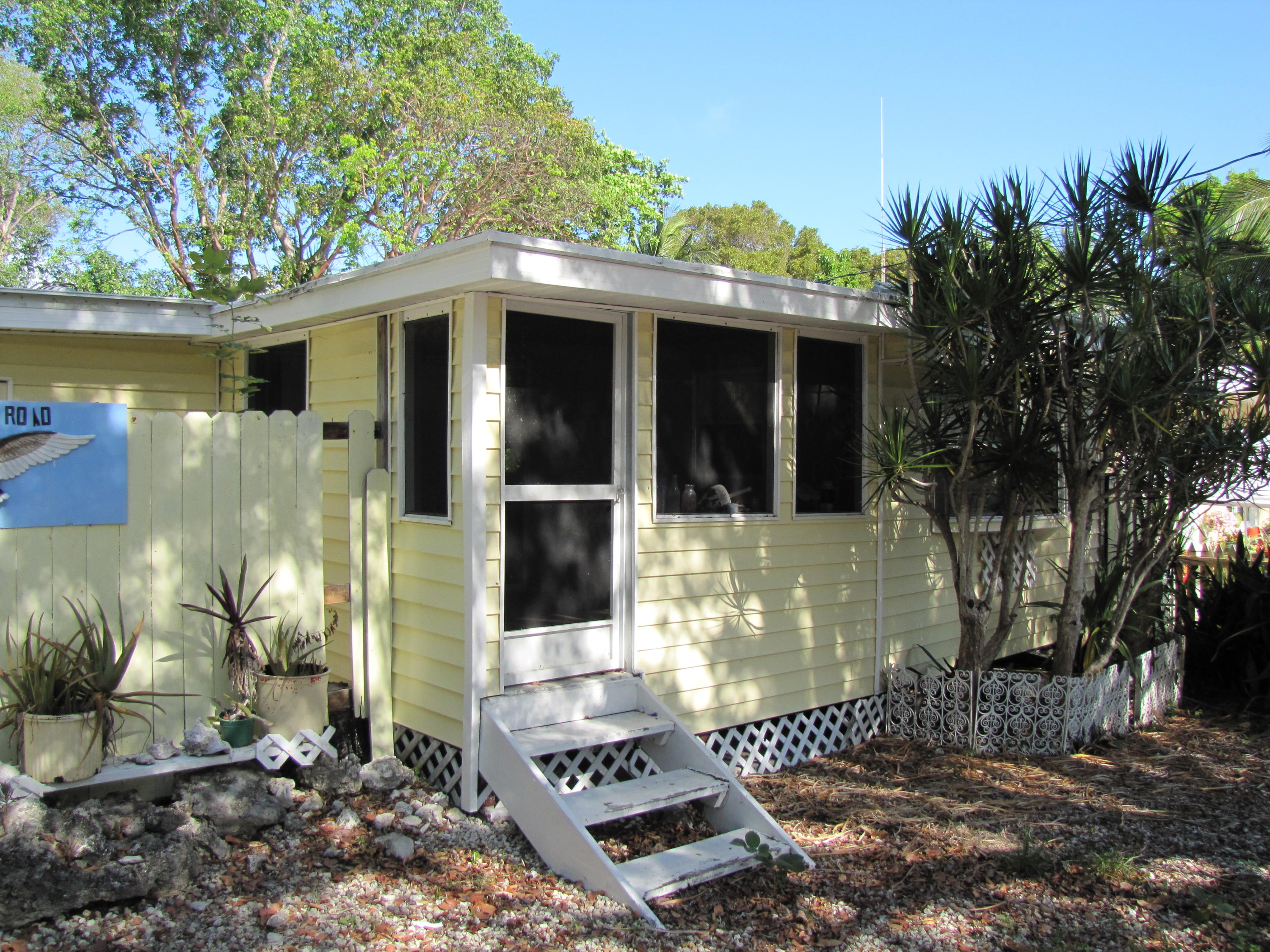 219 Cuba Road Tavernier, FL 33070 - Photo 3 of 18 IMG_2424