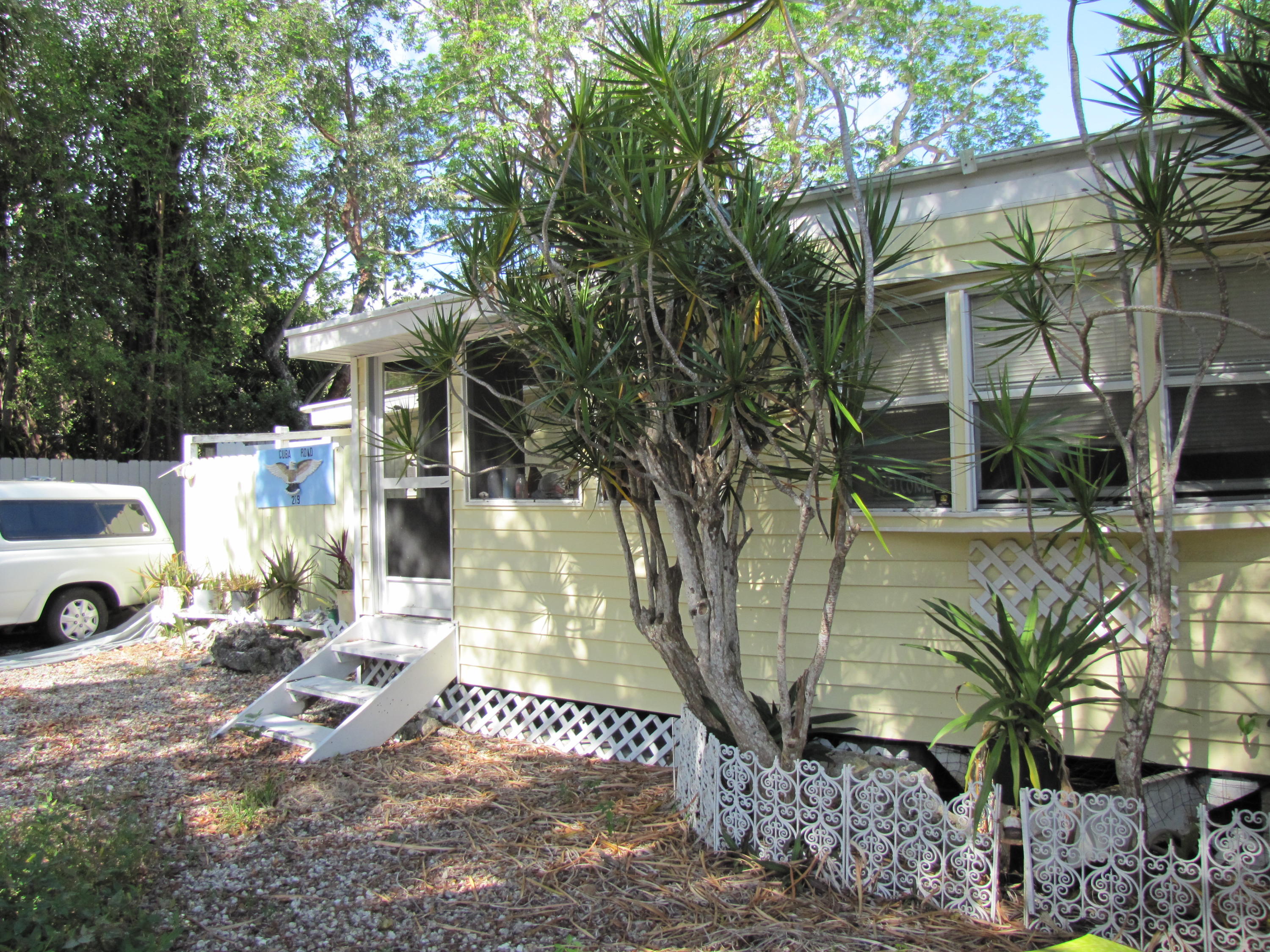 219 Cuba Road Tavernier, FL 33070 - Photo 4 of 18 IMG_2426