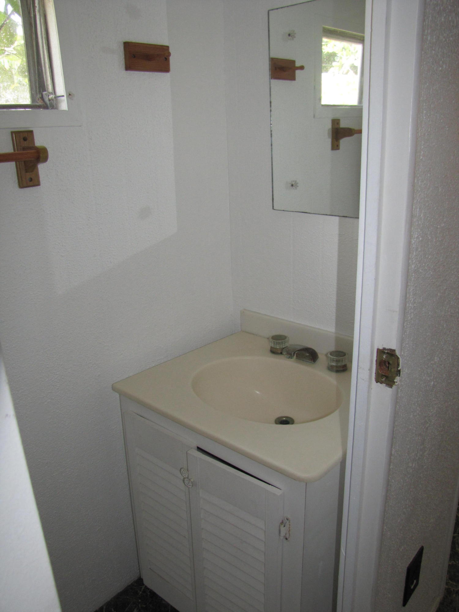 219 Cuba Road Tavernier, FL 33070 - Photo 10 of 18 IMG_2688