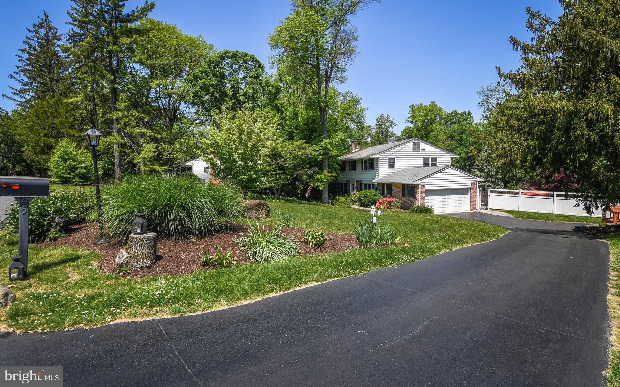 5 Arrowhead Trail Media, PA 19063 - Photo 2 of 42 Front Yard