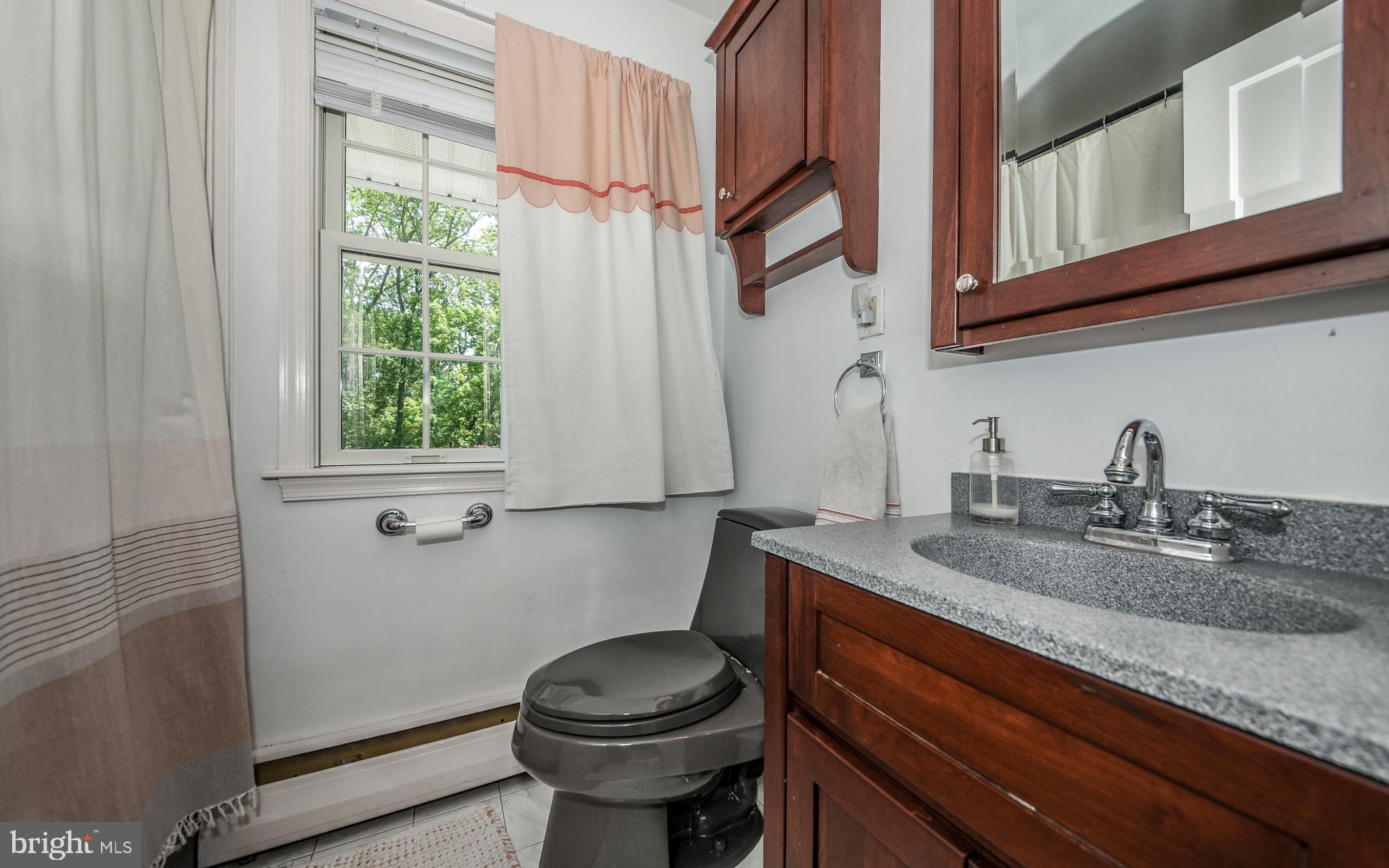 5 Arrowhead Trail Media, PA 19063 - Photo 28 of 42 Hall Bath