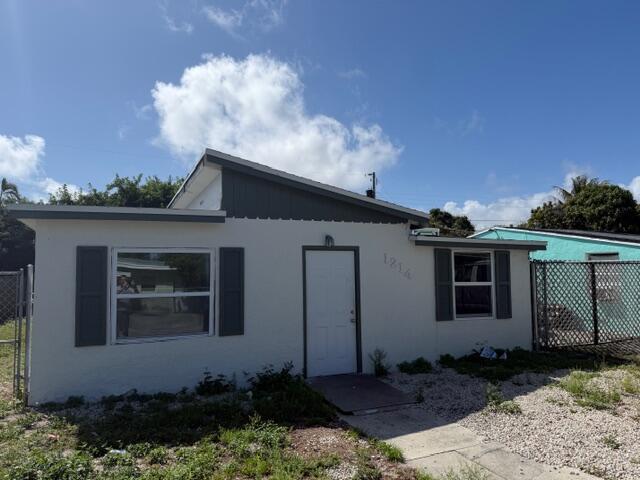 1214 Highview Road Lake Worth, FL 33462 - Photo 5 of 28 IMG_6567