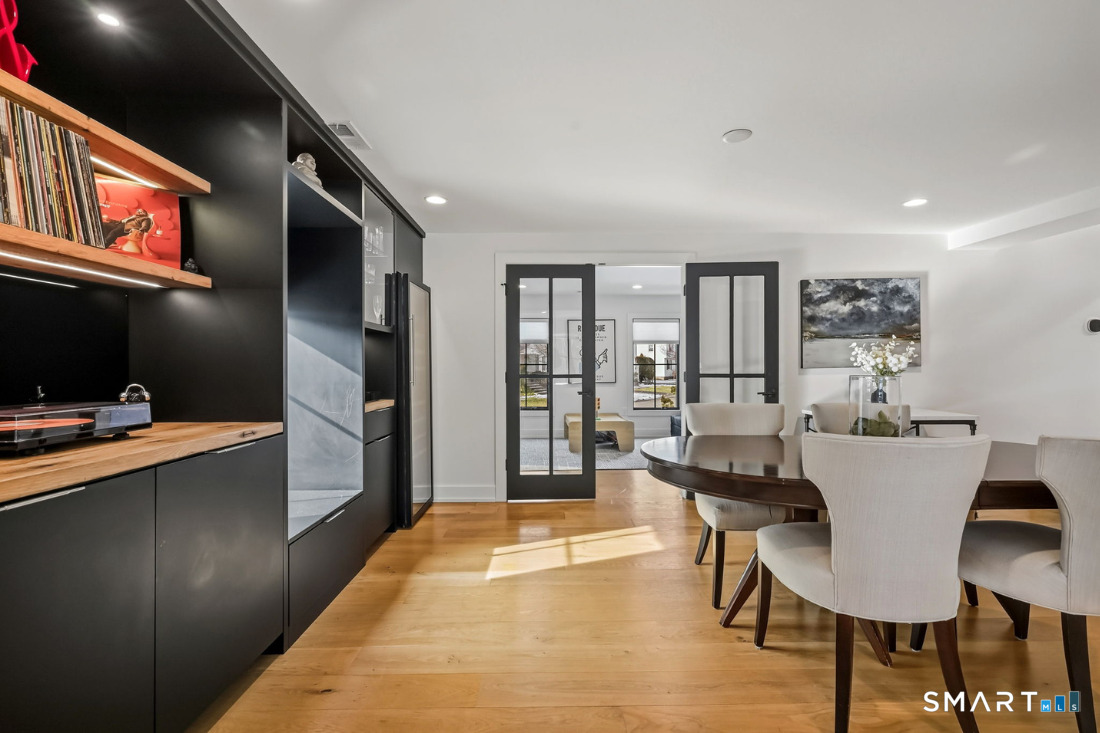 187 Catherine Terrace Fairfield, CT 06824 - Photo 15 of 40