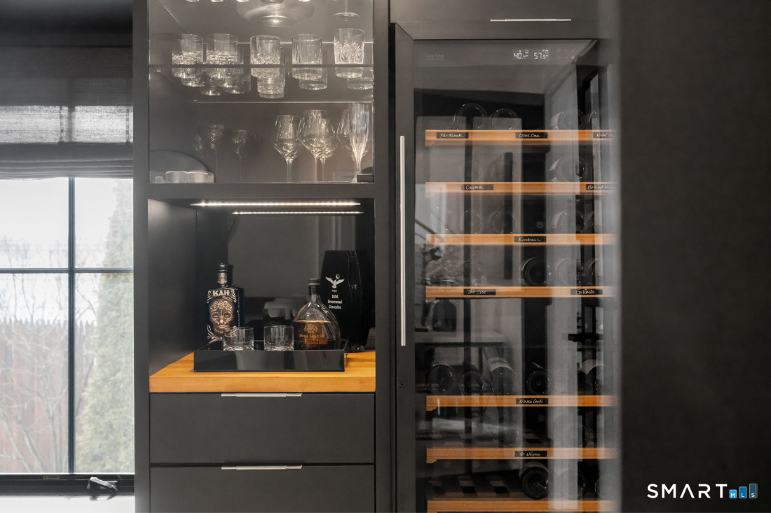 187 Catherine Terrace Fairfield, CT 06824 - Photo 16 of 40