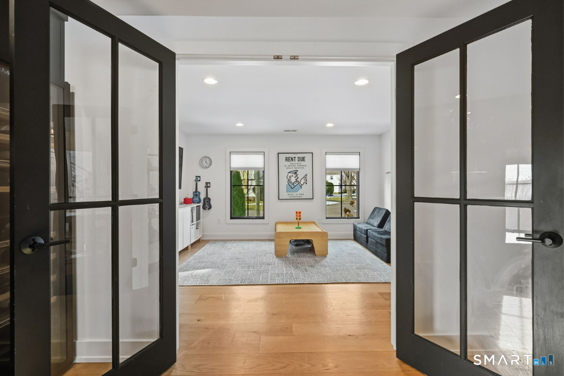 187 Catherine Terrace Fairfield, CT 06824 - Photo 18 of 40