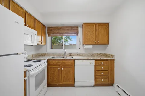 $185,000 | 330 North Carter Street, Unit 103, Palatine, IL 60067