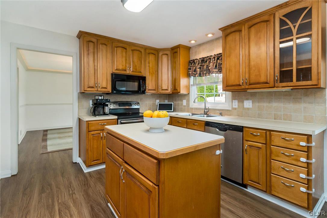808 Blair Road Bethlehem, PA 18017 - Photo 10 of 45 Gallery Image 10