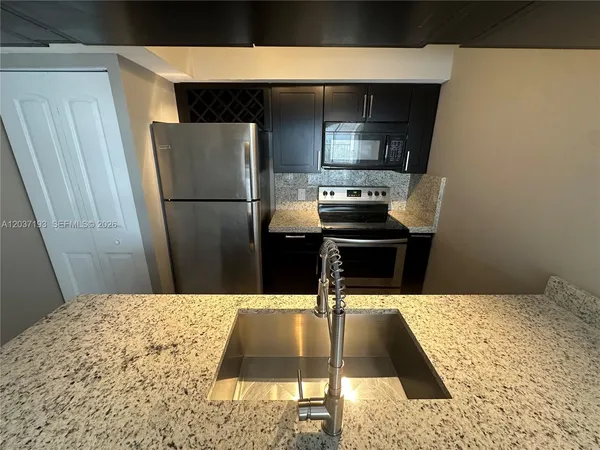 $1,895 | 5672 Rock Island Road, Unit 260, Tamarac, FL 33319