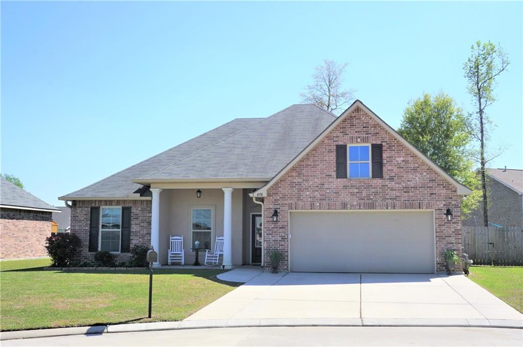 676 Fairfield Loop Slidell, LA 70458 - Photo 1 of 28 Gallery Image 1