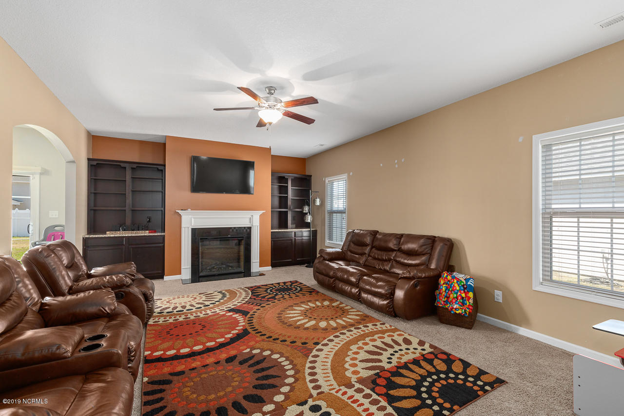 334 Merin Height Road Jacksonville, NC 28546 - Photo 9 of 47 5