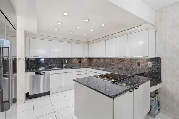 $7,800 | 9801 Collins Avenue, Unit 14D, Bal Harbour, FL 33154