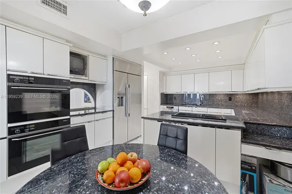 $7,800 | 9801 Collins Avenue, Unit 14D, Bal Harbour, FL 33154