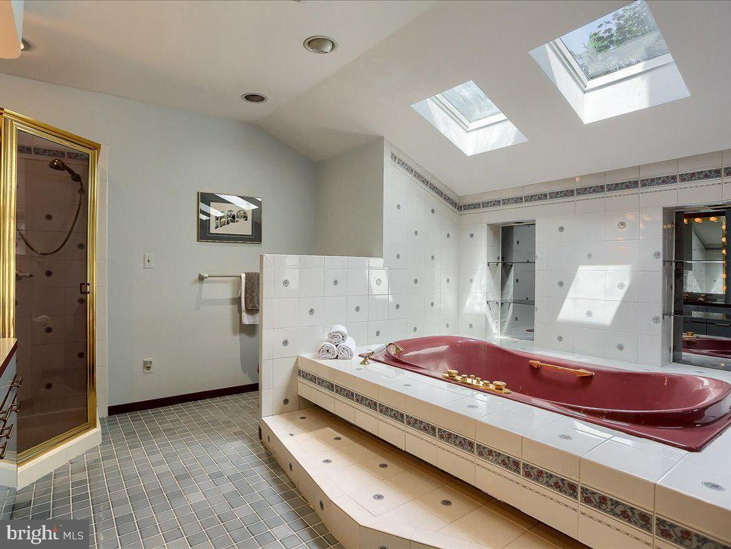 4470 Nantucket Road Harrisburg, PA 17112 - Photo 17 of 26 primary bath