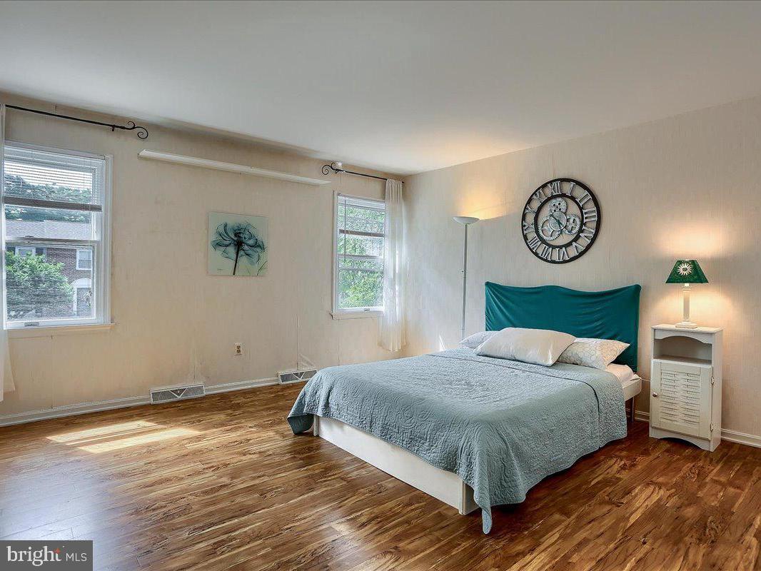 4470 Nantucket Road Harrisburg, PA 17112 - Photo 18 of 26 Bed #1 with Maple Floors