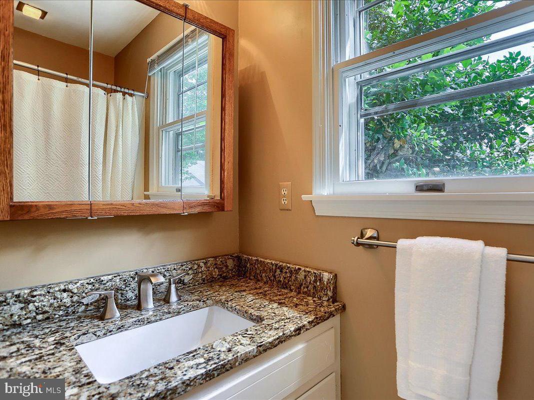 4470 Nantucket Road Harrisburg, PA 17112 - Photo 19 of 26 Bedroom #1 attached full bath