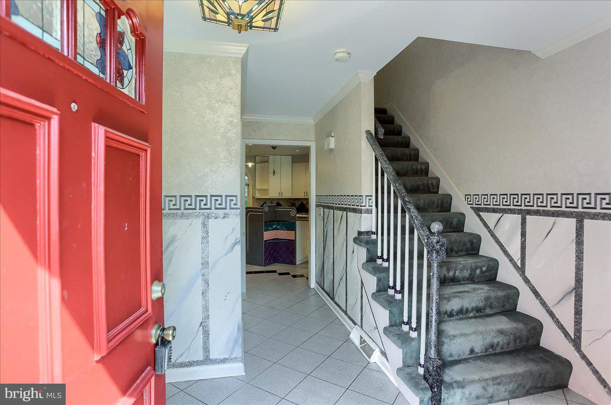 4470 Nantucket Road Harrisburg, PA 17112 - Photo 3 of 26 entry way