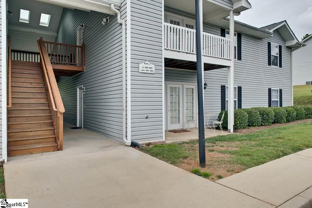 608 Pelham Square Way Greer, SC 29650 - Photo 2 of 20 Gallery Image 2