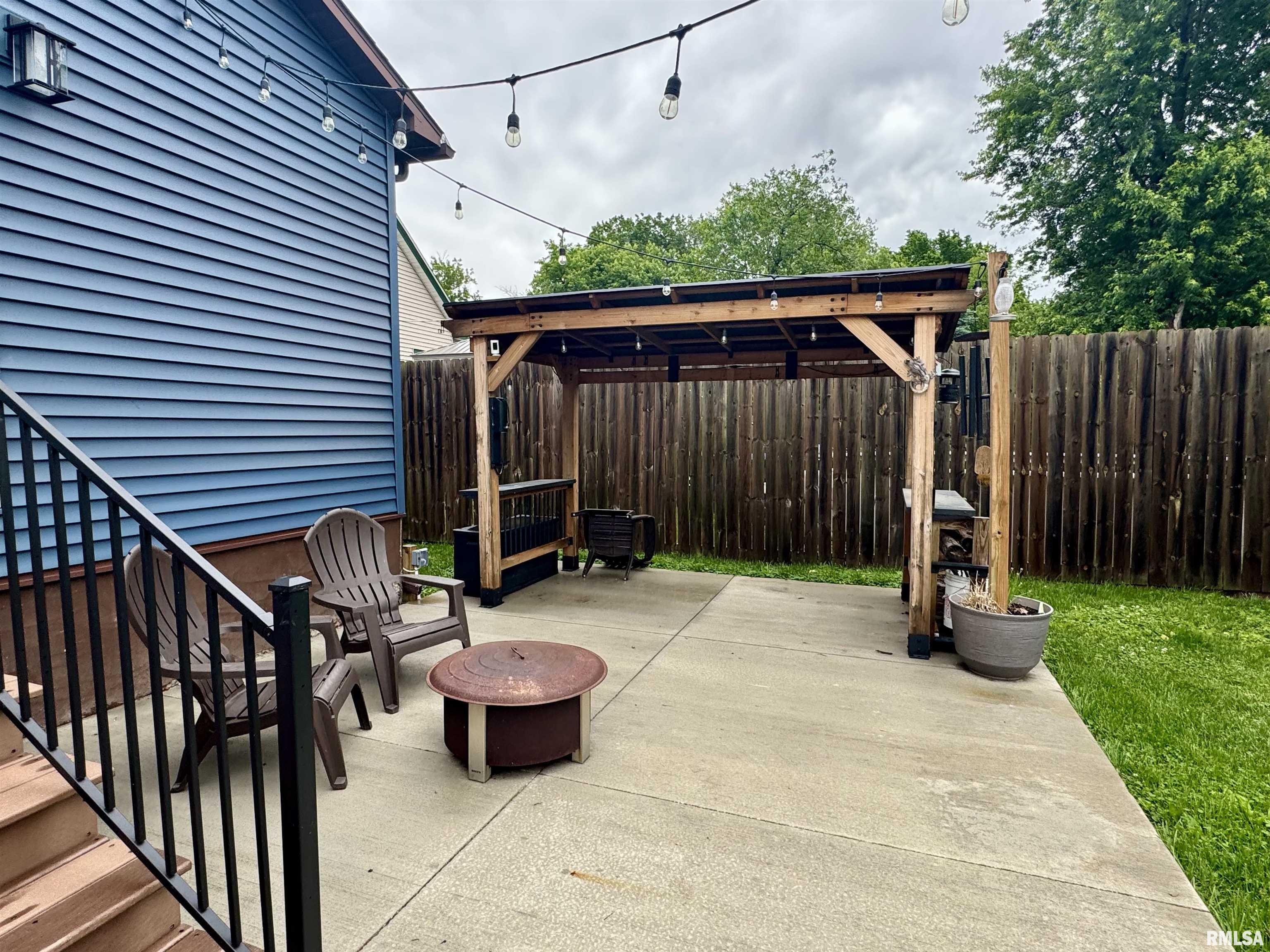 388 West Maple Street Canton, IL 61520 - Photo 33 of 38
