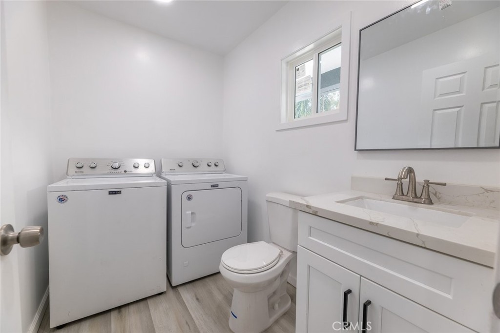 18919 Hart Street Reseda, CA 91335 - Photo 12 of 23