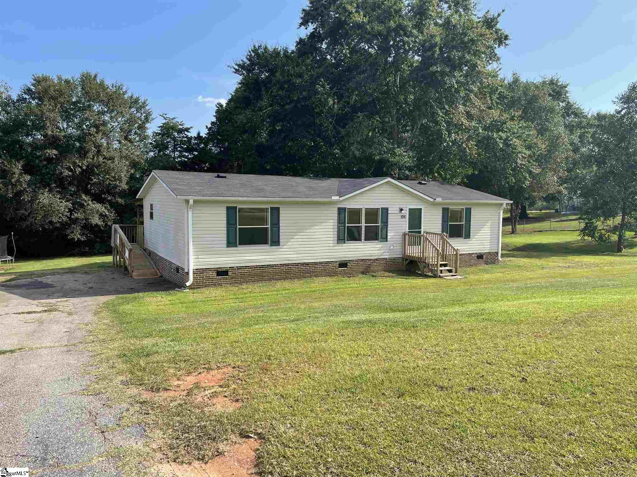 106 Crest Way Easley, SC 29640 - Photo 2 of 21