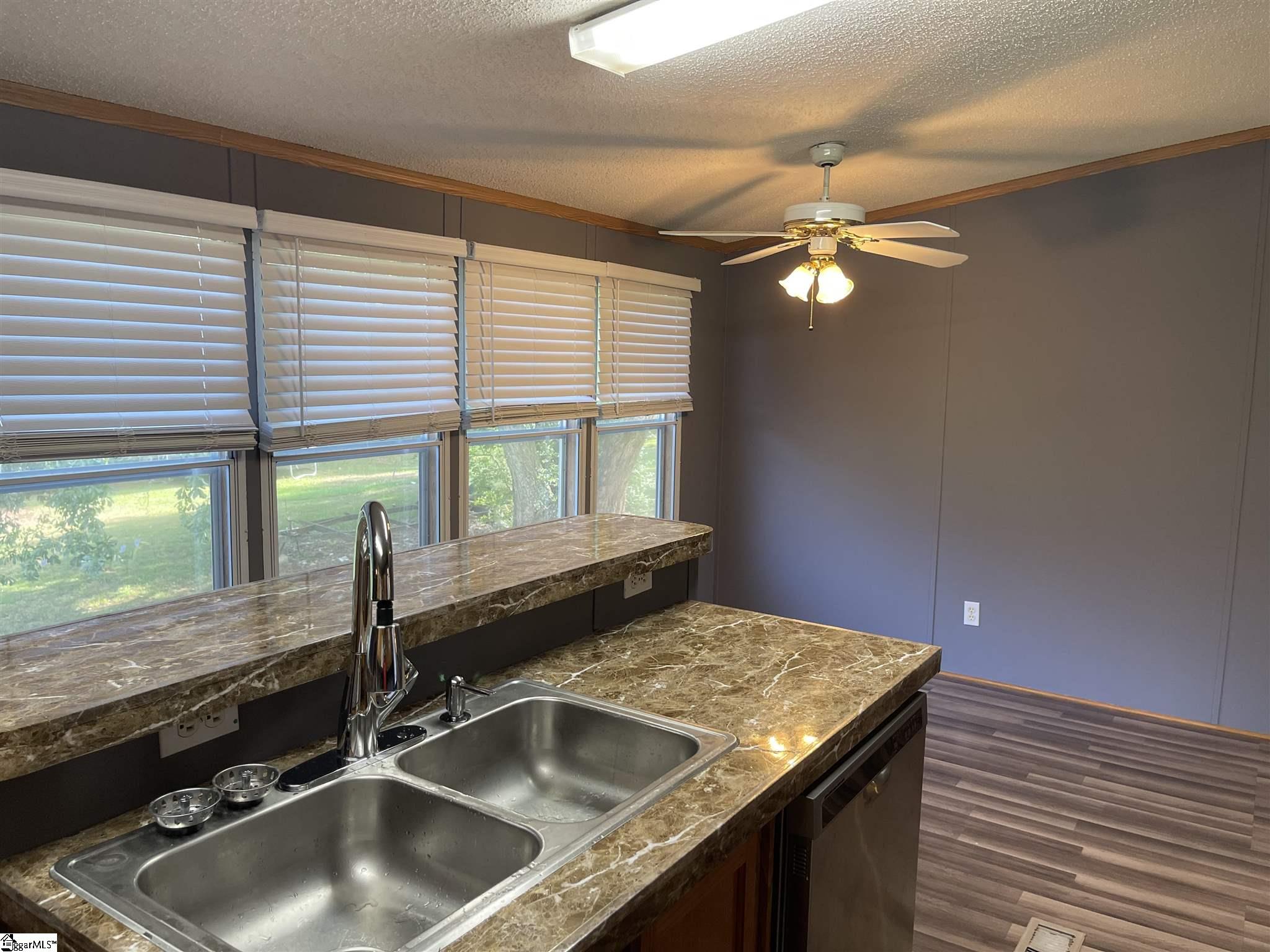 106 Crest Way Easley, SC 29640 - Photo 6 of 21