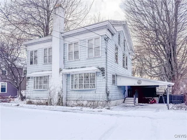 $200,000 | 171 South Market Street, Cape Vincent, NY 13618