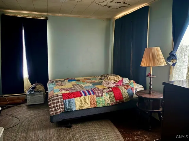 $200,000 | 171 South Market Street, Cape Vincent, NY 13618