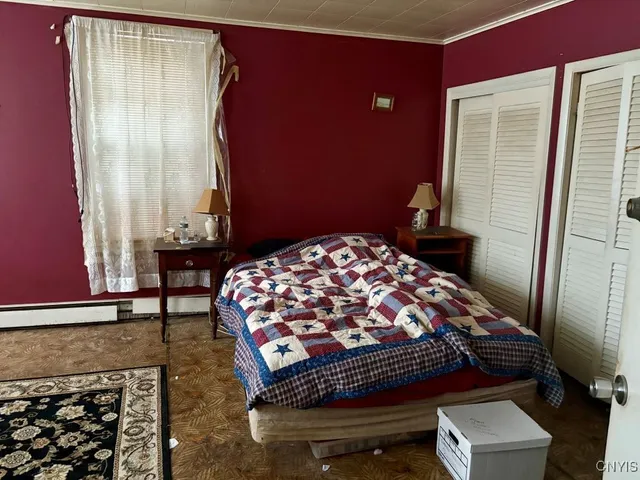 $200,000 | 171 South Market Street, Cape Vincent, NY 13618