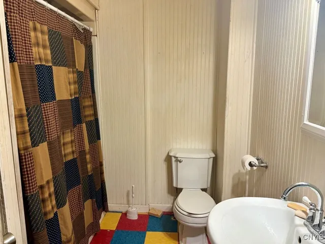 $200,000 | 171 South Market Street, Cape Vincent, NY 13618