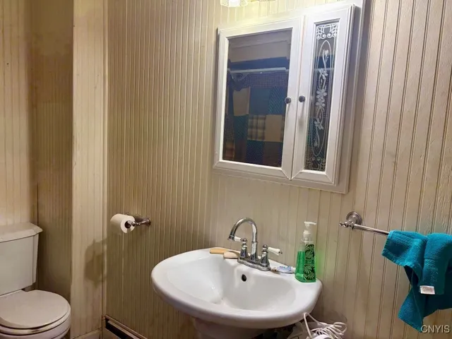 $200,000 | 171 South Market Street, Cape Vincent, NY 13618