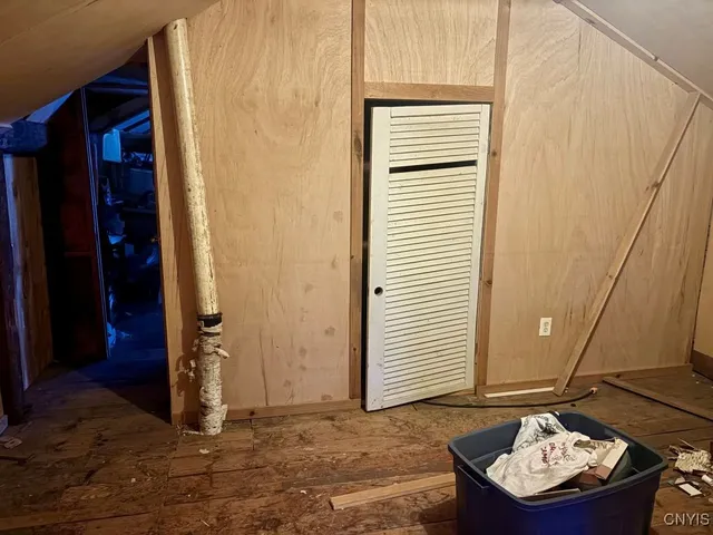 $200,000 | 171 South Market Street, Cape Vincent, NY 13618