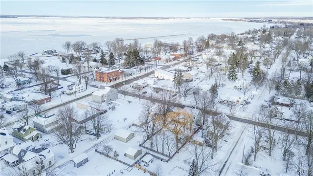 $200,000 | 171 South Market Street, Cape Vincent, NY 13618