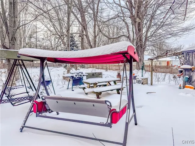 $200,000 | 171 South Market Street, Cape Vincent, NY 13618