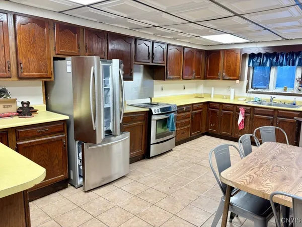 $185,000 | 171 South Market Street, Cape Vincent, NY 13618