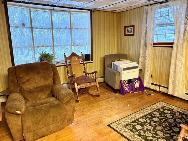 $185,000 | 171 South Market Street, Cape Vincent, NY 13618