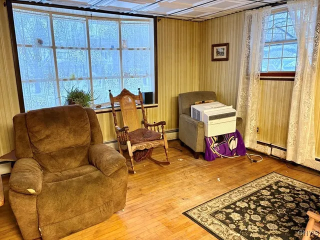 $200,000 | 171 South Market Street, Cape Vincent, NY 13618