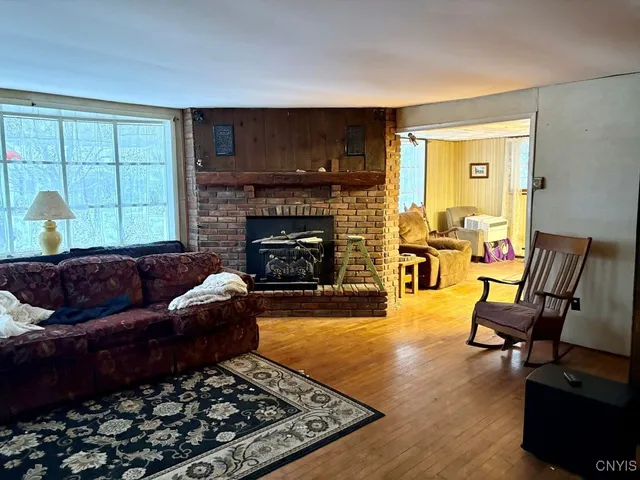 $200,000 | 171 South Market Street, Cape Vincent, NY 13618