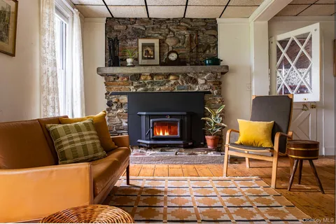 $749,000 | 4411 Highway 9G, Germantown, NY 12526