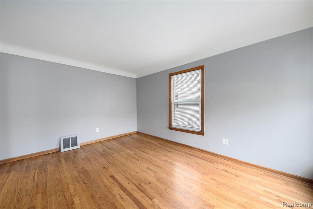 24901 Ross Street Dearborn, MI 48124 - Photo 6 of 25