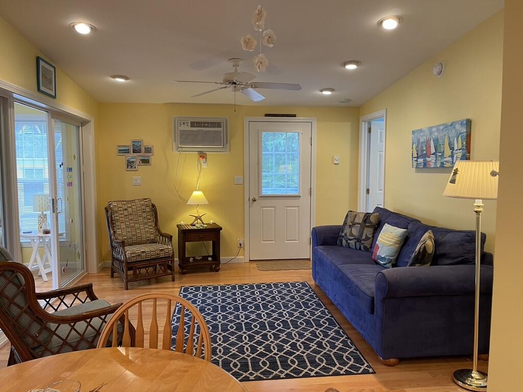 412 Post Road, Unit 279 Wells, ME 04090 - Photo 12 of 32 12 Living room