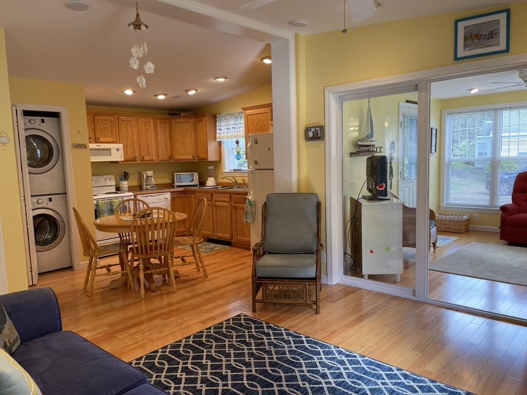 412 Post Road, Unit 279 Wells, ME 04090 - Photo 4 of 32 4 Living room